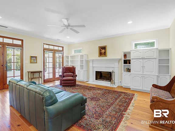 3rd image of 67 Echo Ln W