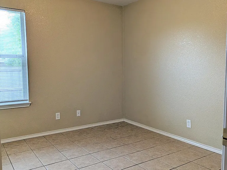 210 Dale Earnhardt Dr #B — Photo 5