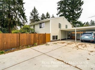 14352 Roslyn Pl N, Seattle, WA 98133