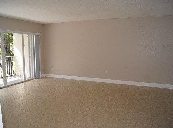 5th image of 7725 N Kendall Dr #A207