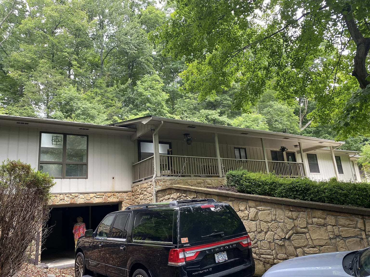 4 bed, 3211 sqft, $4,025 — Photo 1