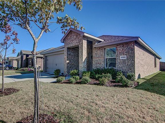3rd image of 1104 River Oak Ln