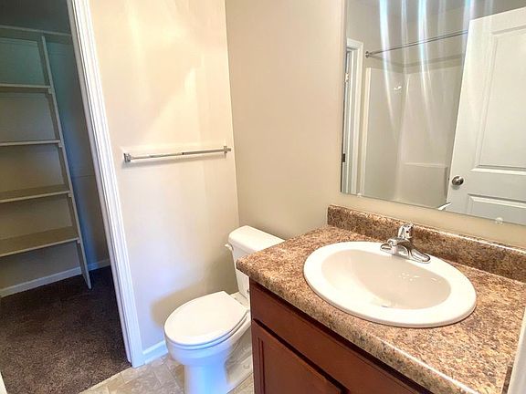 3rd image of 606 W Nance Ave #8810035