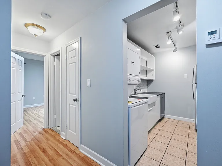1211 Potomac Ave SE #B — Photo 13