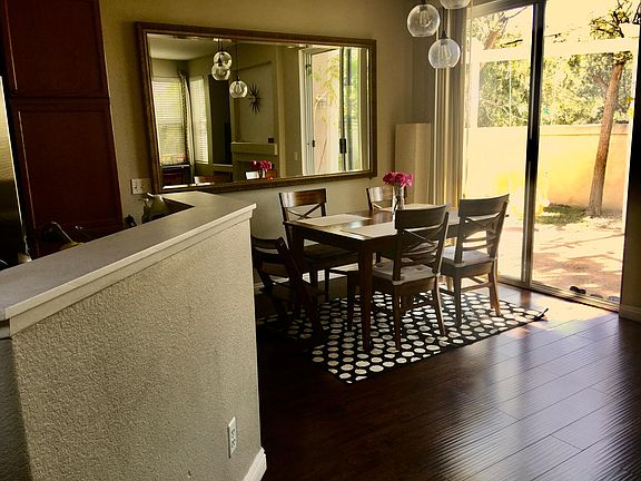 Dinning area to backyard