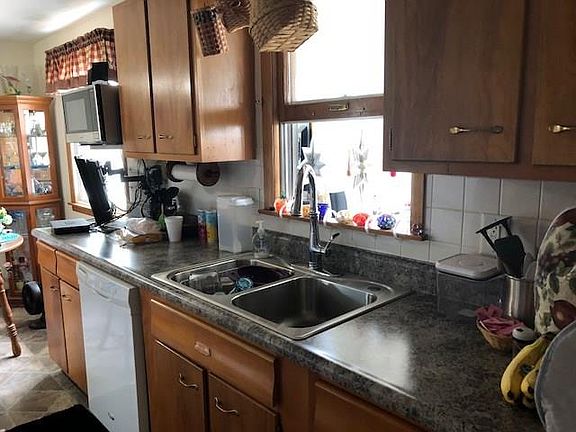 5th image of 409 E South St