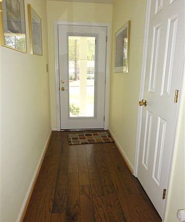 3rd image of 2221 Oakgrove Cir