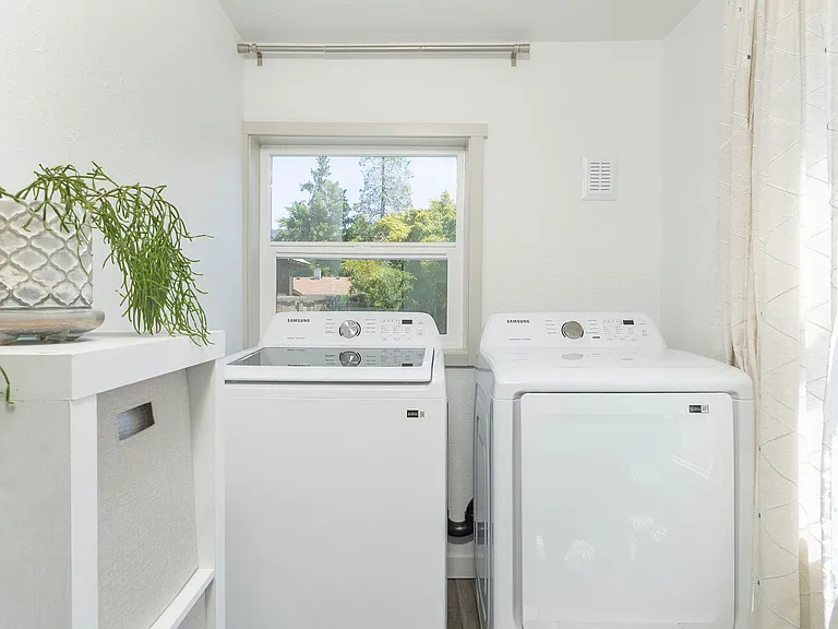 1805 NW Eunice Ave #B — Photo 16
