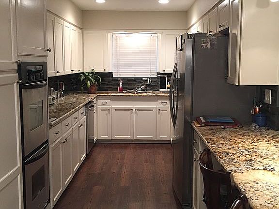 5th image of 410 W Crestwood Dr