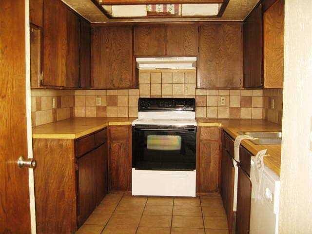 2nd image of 519 N Davis Ave