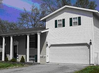 900 Martindale Dr, Belleville, IL