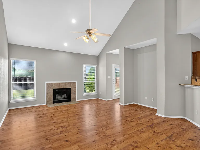 9787 Old Field Dr — Photo 18