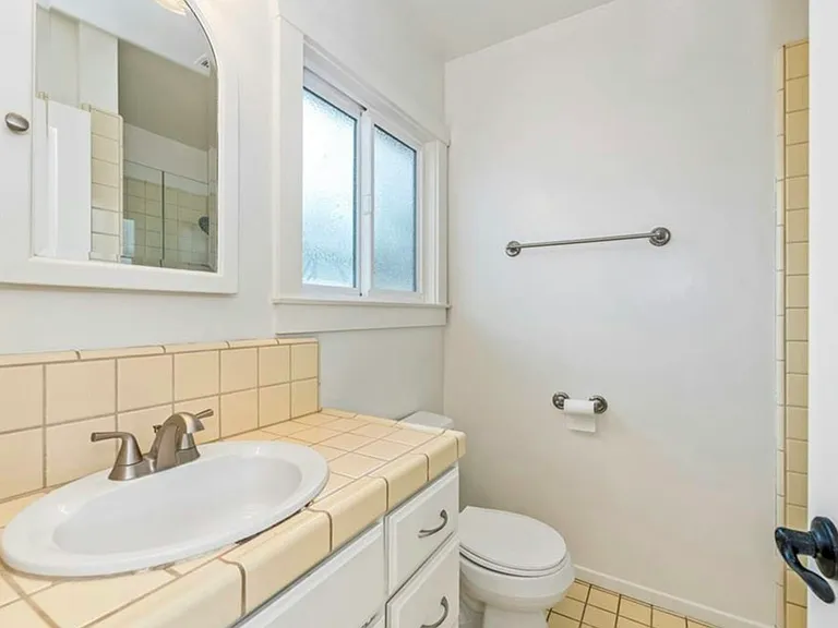 4759 Hackett Ave — Photo 21