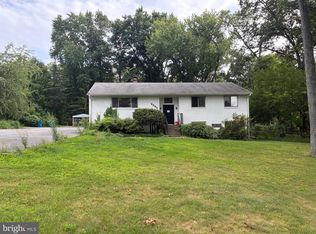 3335 Annandale Rd, Falls Church, VA 22042