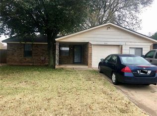 933 Bronze Medal Rd, Moore, OK 73160
