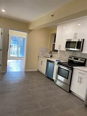 Rented by Hudson Exclusive Inc | media 33