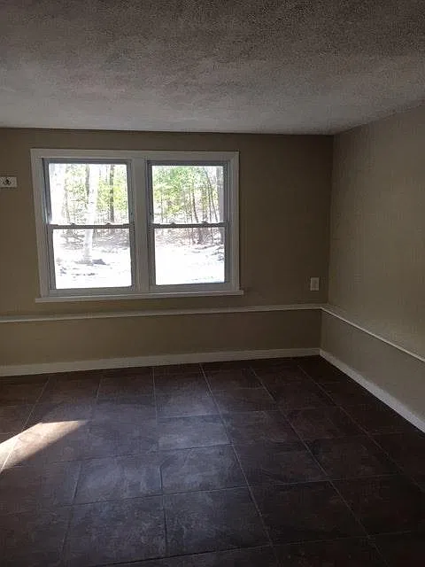 6 Jordan Lane — Photo 2