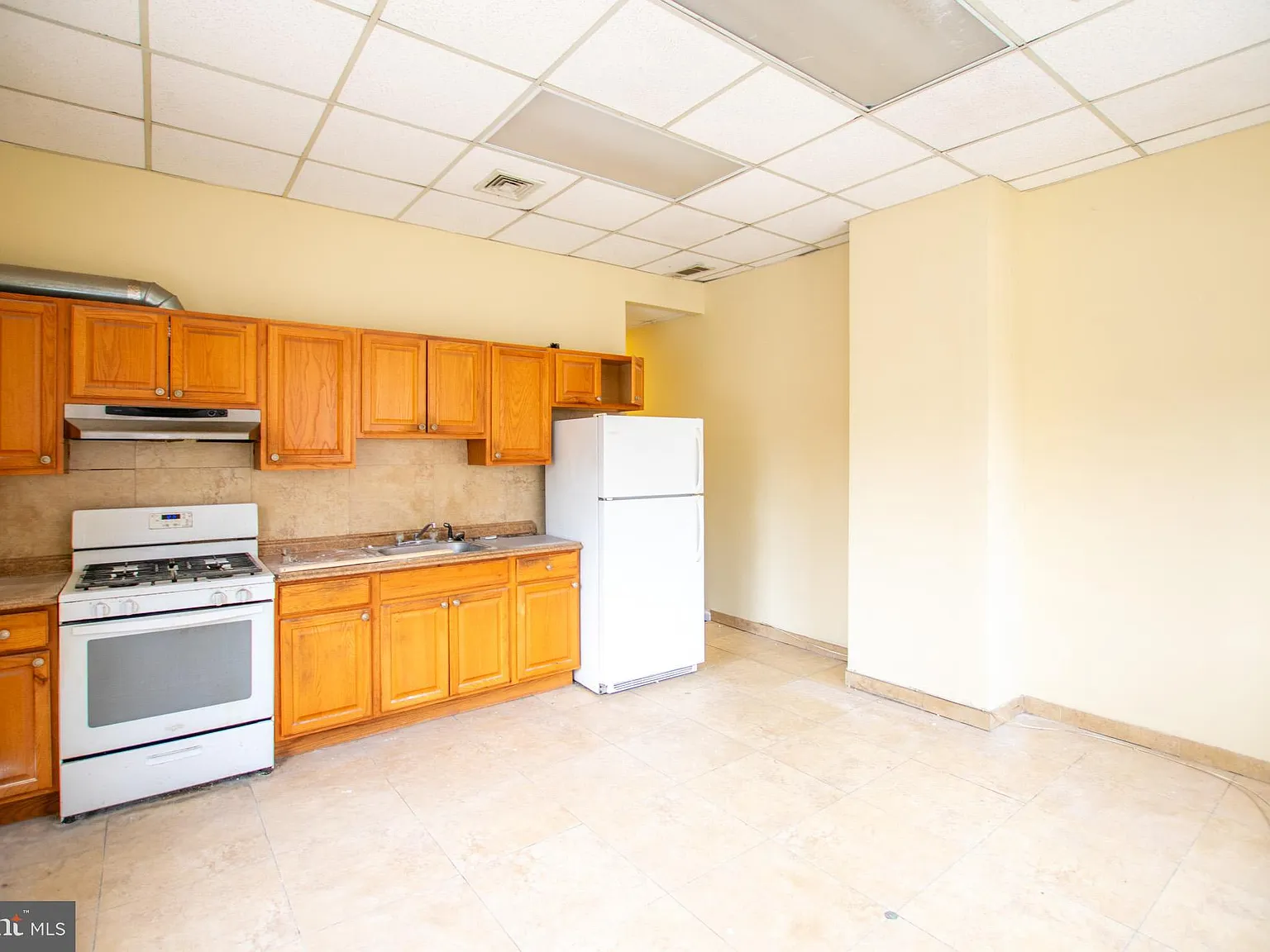 3 bed, 2.5 bath, 1600 sqft, $1,550 — Photo 1
