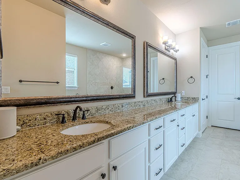 115 Laughing Pear Cv — Photo 25