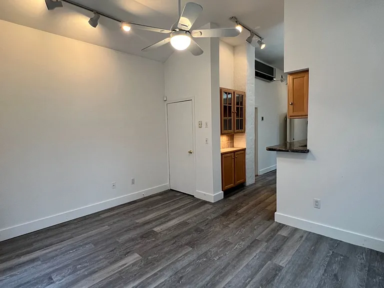 122 Lafayette Rd — Photo 15