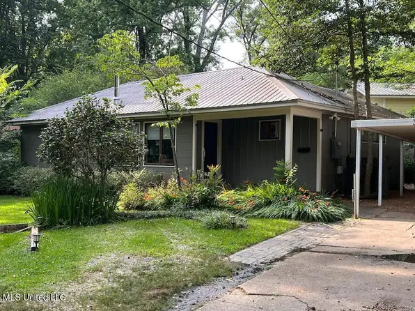 378 Naples Rd, Jackson, MS 39206