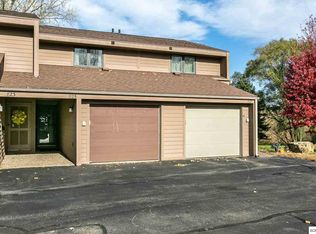 825 Stone Ridge Pl, Dubuque, IA 52001