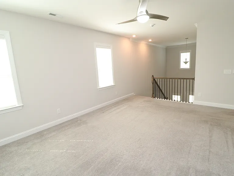 2936 Baronial St — Photo 32