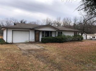 1536 N Country Club Pl, Muskogee, OK 74403