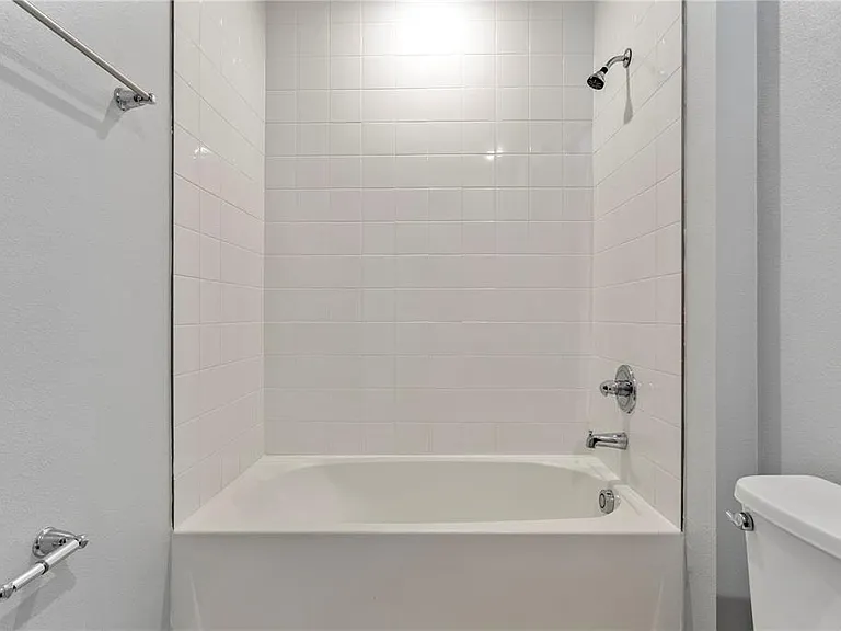 1582 Finnigan Cir — Photo 24