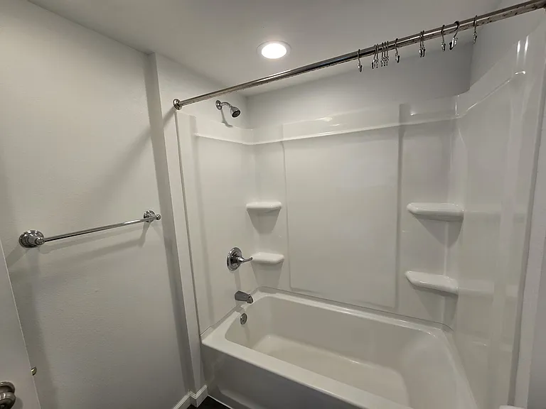 904 W Welsh St #B — Photo 22