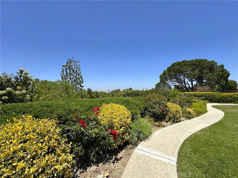 26543 Academy Dr — Photo 47