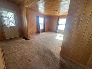 4th image of 8 Hastings St