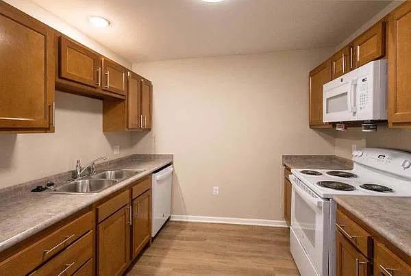 2 bed, 875 sqft, $2,198 — Photo 2