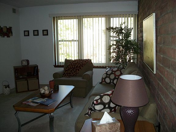 2nd image of 218 N Shenandoah Dr APT 304
