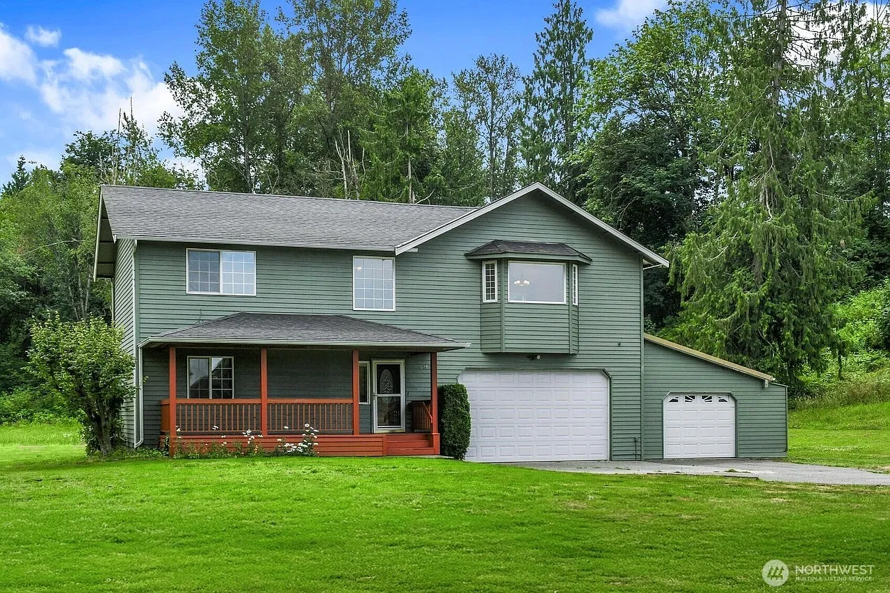 4 bed, 2.0 bath, 2336 sqft, $3,300 — Photo 1