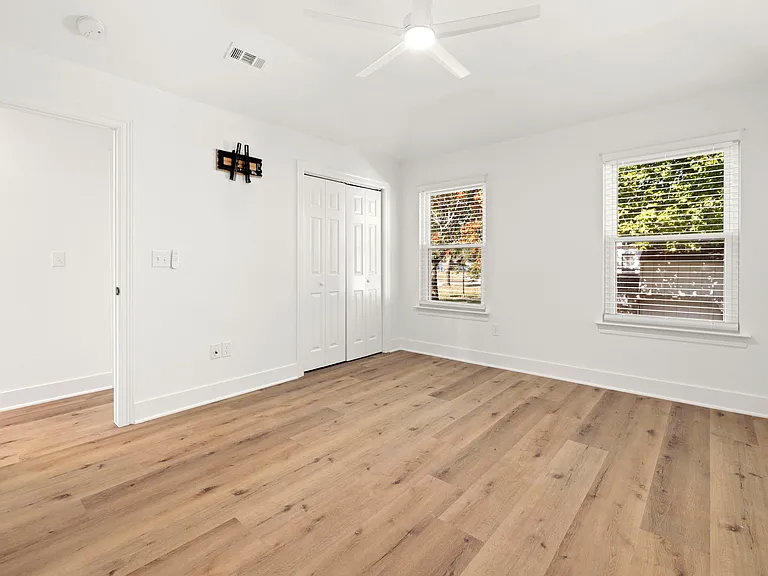 820 SW Arrowhead Dr — Photo 8