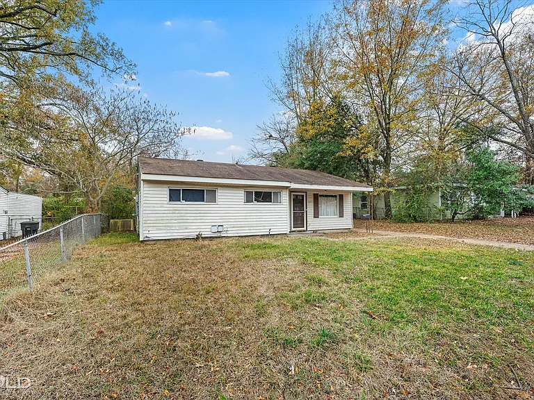 3051 Amherst St — Photo 3