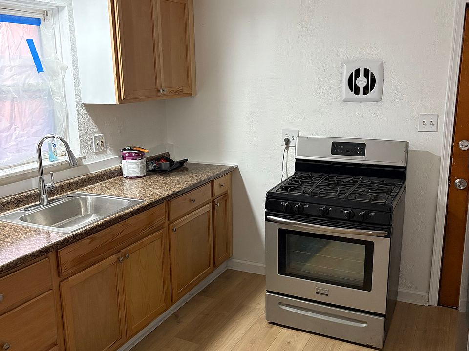 2nd image of 106 S 11th St