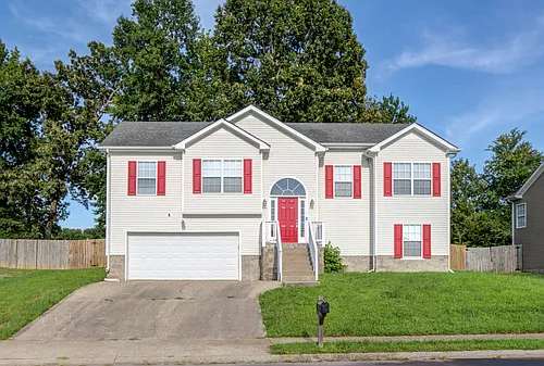 1371 Constitution Dr Photo 1