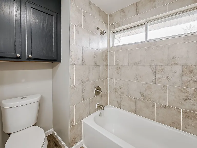 132 Huronview Ct — Photo 20