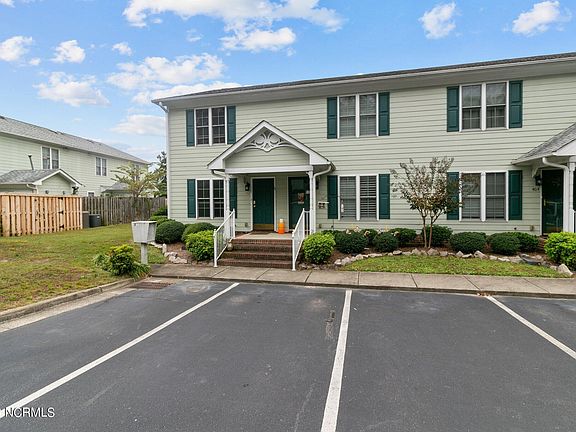 2nd image of 412 Cityview Lane