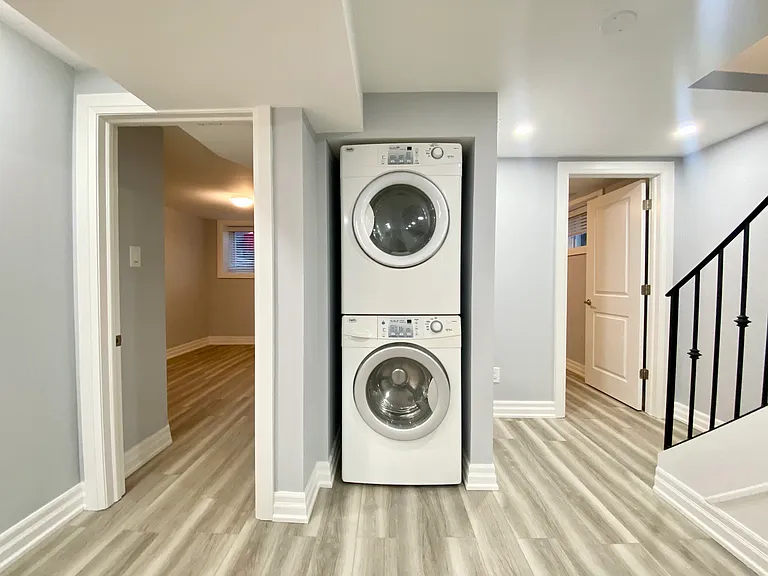 1001 Cosburn Ave #BASEMENT — Photo 11