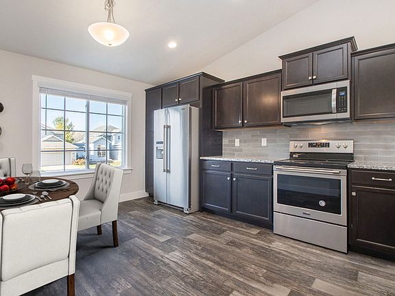3rd image of 623 Cygnet Lake Dr