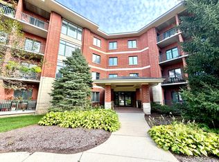 855 E 22nd St APT 111, Lombard, IL 60148