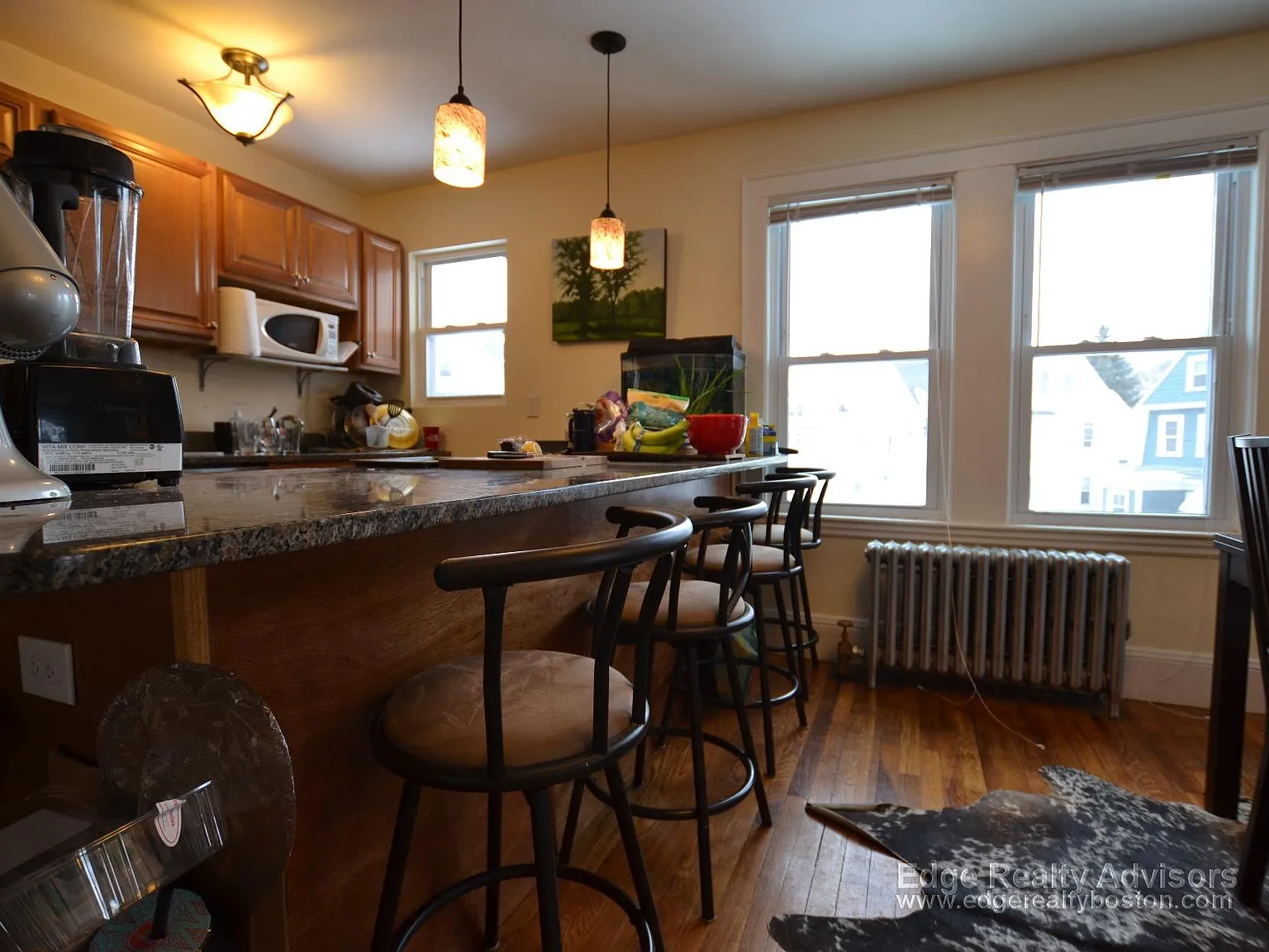 4 bed, 1300 sqft, $4,200 — Photo 4