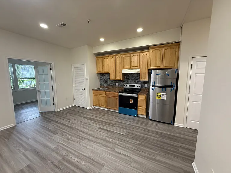 1273 Meigs Pl NE — Photo 2