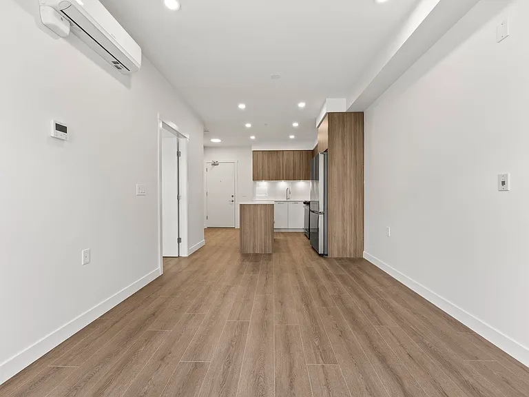 82 1st St #213 — Photo 11