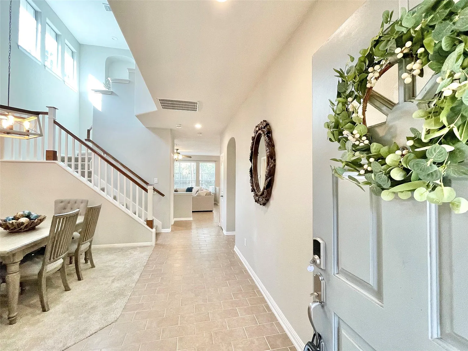 3 bed, 2.5 bath, 1938 sqft, $3,100 — Photo 4