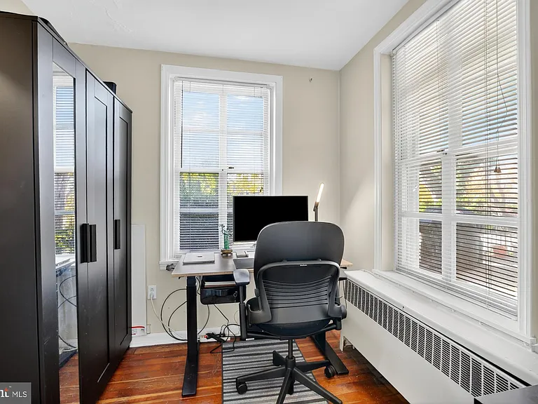 350 Green Ln #1R — Photo 13