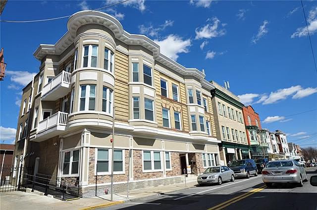 1st image of 17 Belvidere St APT 303